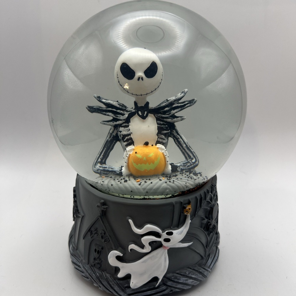 Disney Nightmare Before Christmas Jack Skellington Pumpkin  Music Snow Globe